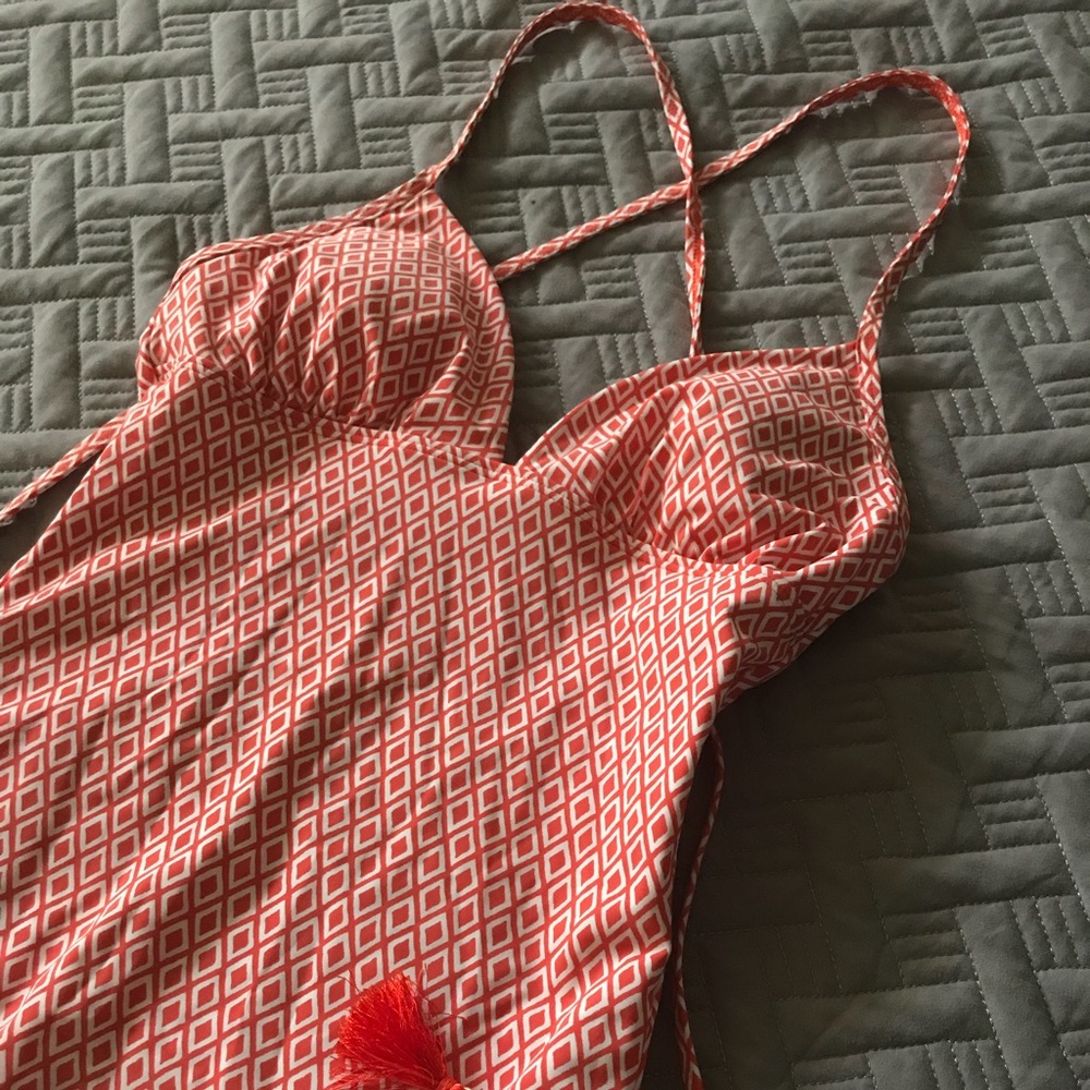 EUC Land's End Women's V-Neck One Piece Swimsuit